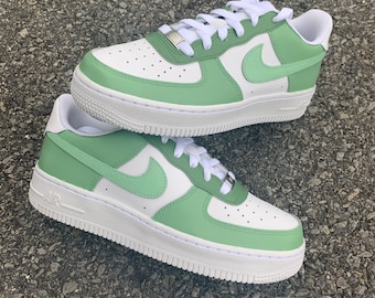 sage green nike air force 1