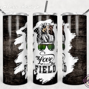 Voetbal moeder Tumbler sublimatie ontwerp, mijn liefde is op dat veld, rommelig broodje Tumbler 20 oz skinny wrap naadloze ontwerpen sjabloon PNG