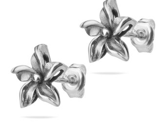 Sterling Silver 925 Lily Blossom Flower Stud Earrings Small Five Petal Floral Nature Design Minimalist Botanical Jewellery Gift Present