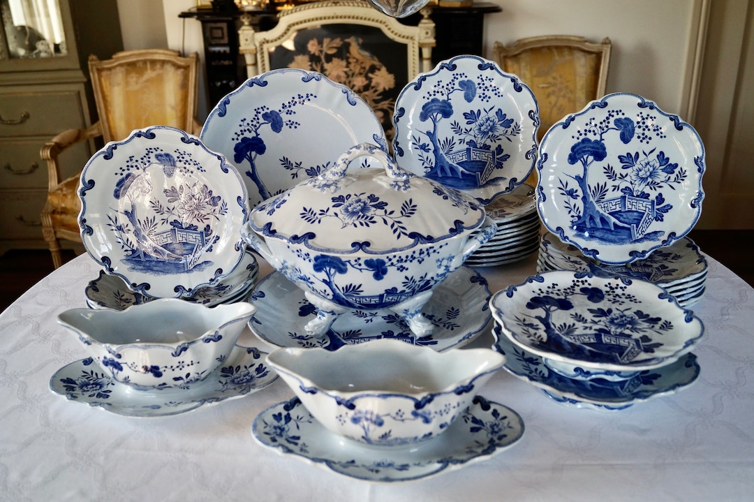 Partie De Dînette Ancienne 13 Pièces - Luneville, Creil, Gien ? Terre De Fer