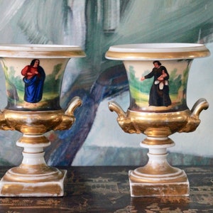 Two Beautiful Antique Old Paris Porcelain &quot;Medici&quot; Vases