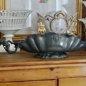 Belle jardinière italienne vintage en étain avec poignées Titan