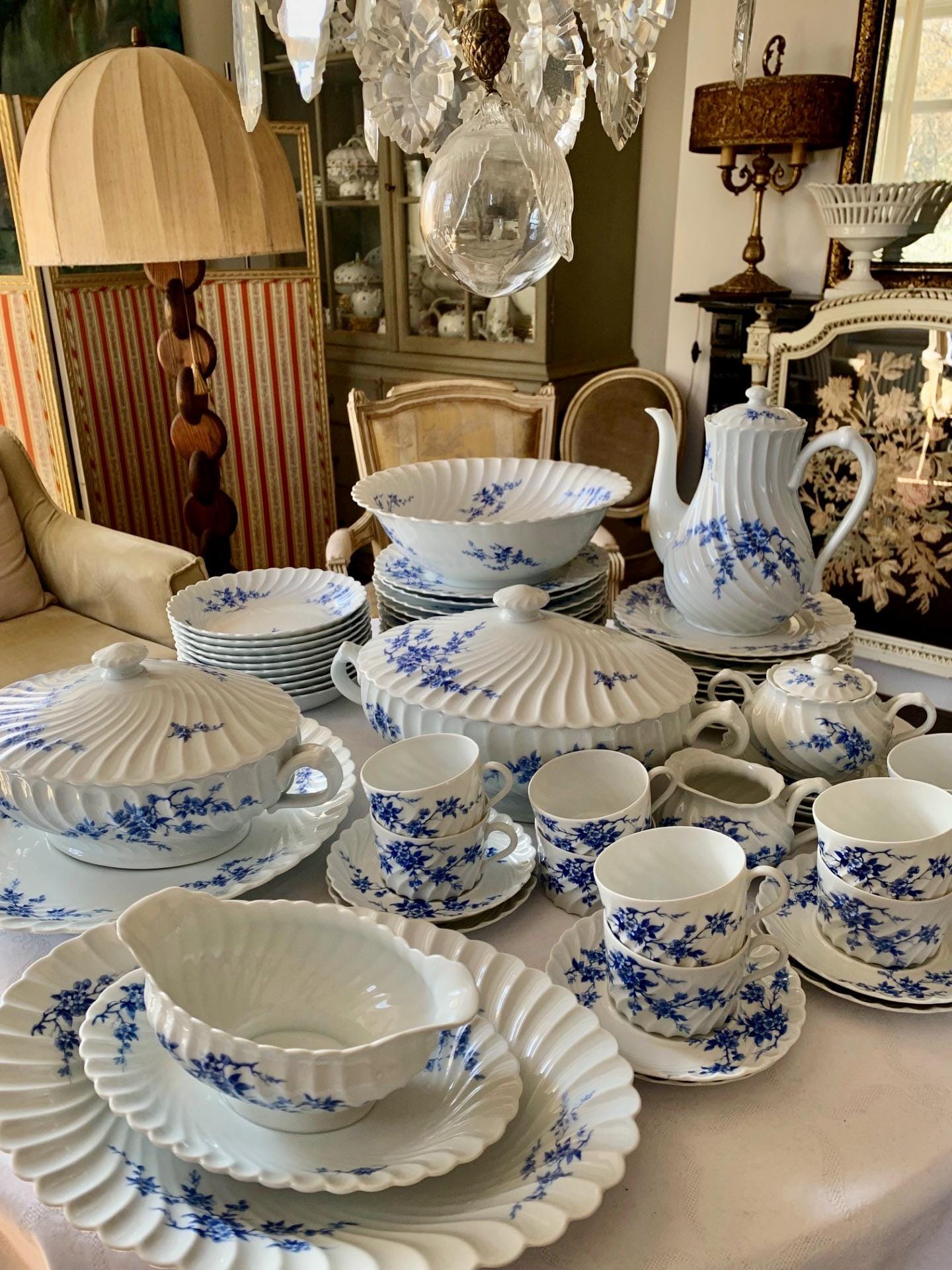 Beautiful Vintage Haviland Limoges Porcelain  dinnerware with pattern "Cerise Blue"