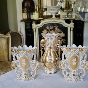 Beautiful Set of Three Antique Old Paris Porcelain Cornet Flower Vase from ca 1880s