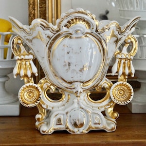 Beautiful Antique Old Paris Porcelain Cornet Flower Vase from ca 1880s