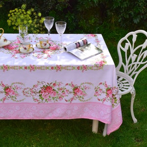Nappe florale : roses roses imperméables, décoration d&#39;intérieur vintage (152 x 213 cm)