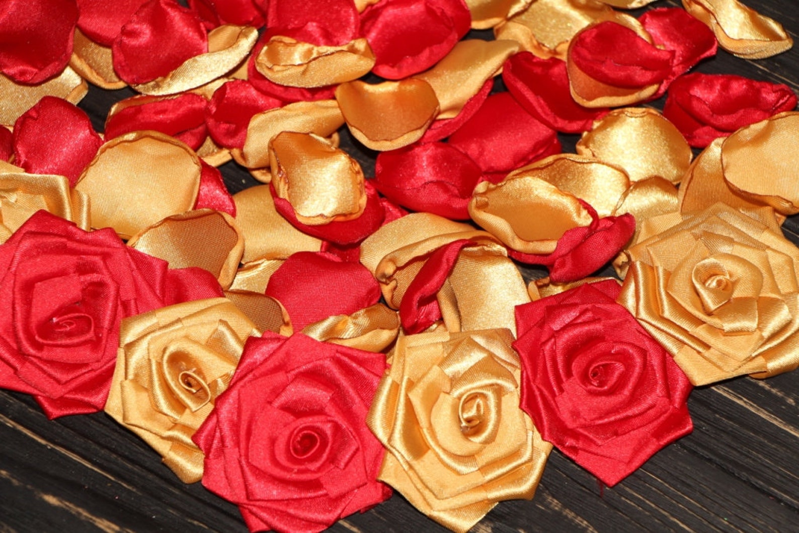 Red and Gold Rose Petals Wedding Table Decor Flower Girl Petal Etsy