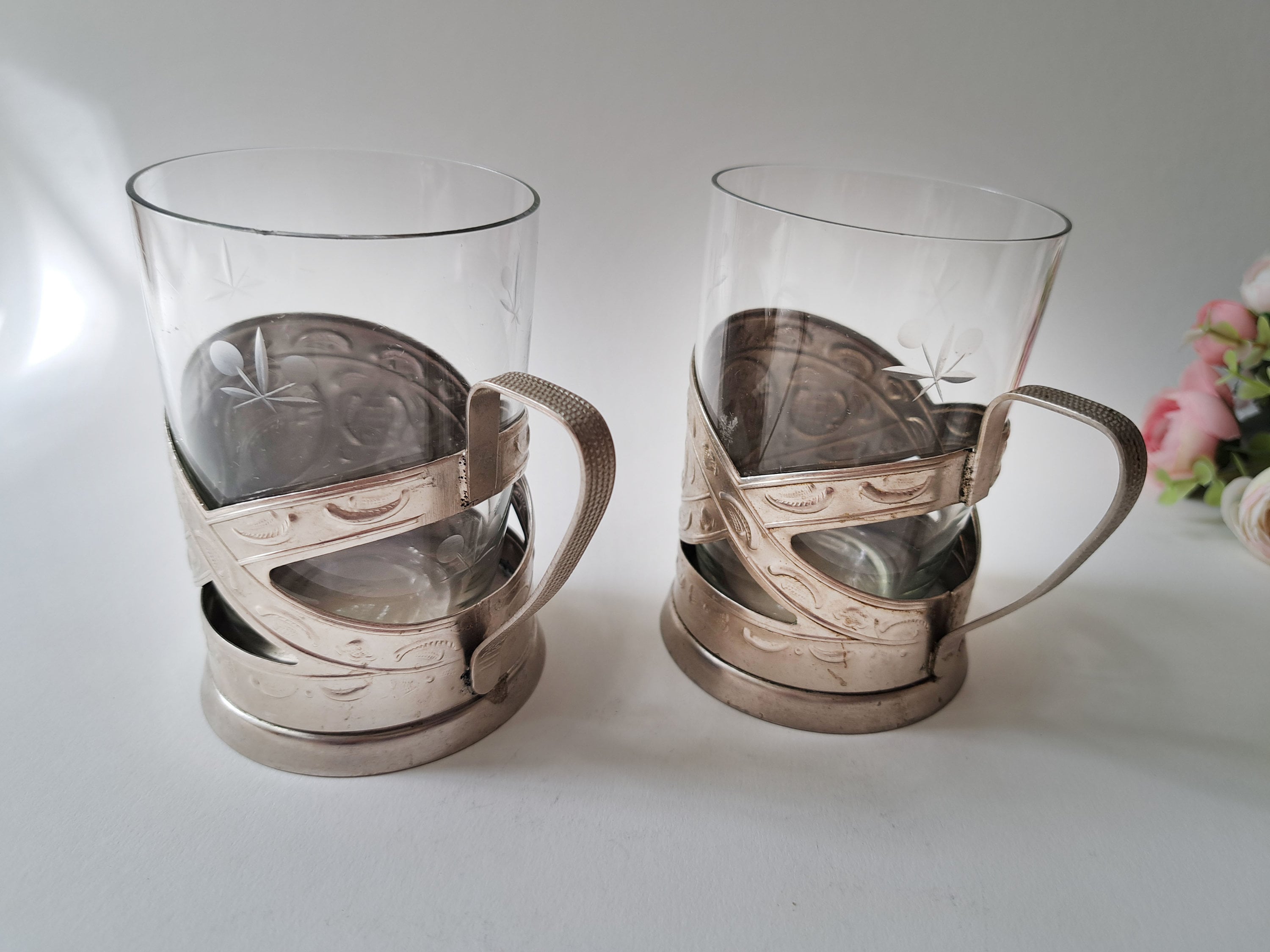 Metalen theehouder Vintage theeglashouders Set van 2 Oekraïne-podstakannik met glas