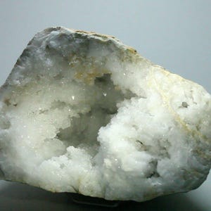 SUPER SIZE Quartz Geode ~10cm | QGE105