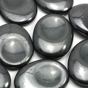 Hematite Thumb Stone ~40mm | TH12