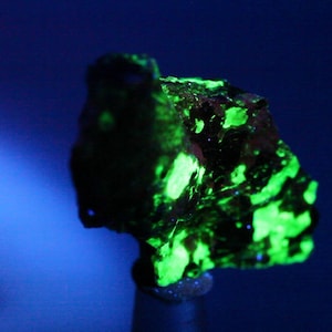 Willemite, Franklinite &amp; Zincite Healing Mineral ~41mm | MWM119