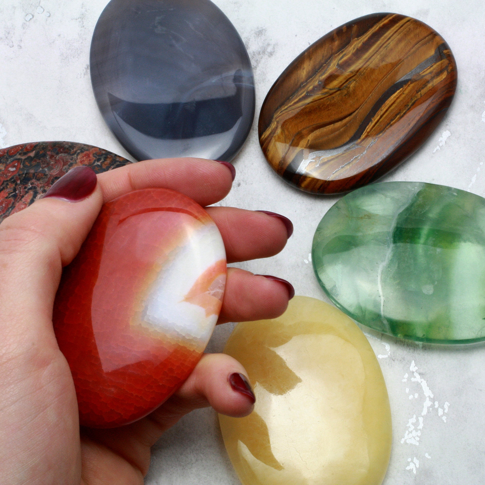 ブルーオブシディアンパームストーン ~70 x 50 mm | PS39B - Etsy 日本