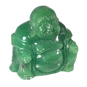 Peut inclure: Figurine de Bouddha rieur vert jade. La figurine assise a un gros ventre, un visage souriant et porte une robe. La figurine est sculptée dans une pierre polie et translucide. Le Bouddha est un symbole de chance et de prospérité.