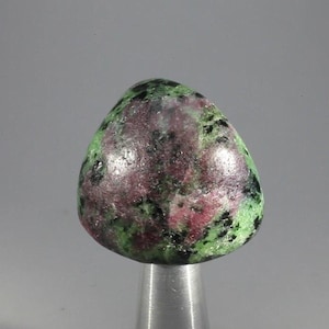 Ruby Zoisite Tumblestone ~28mm | TV1190
