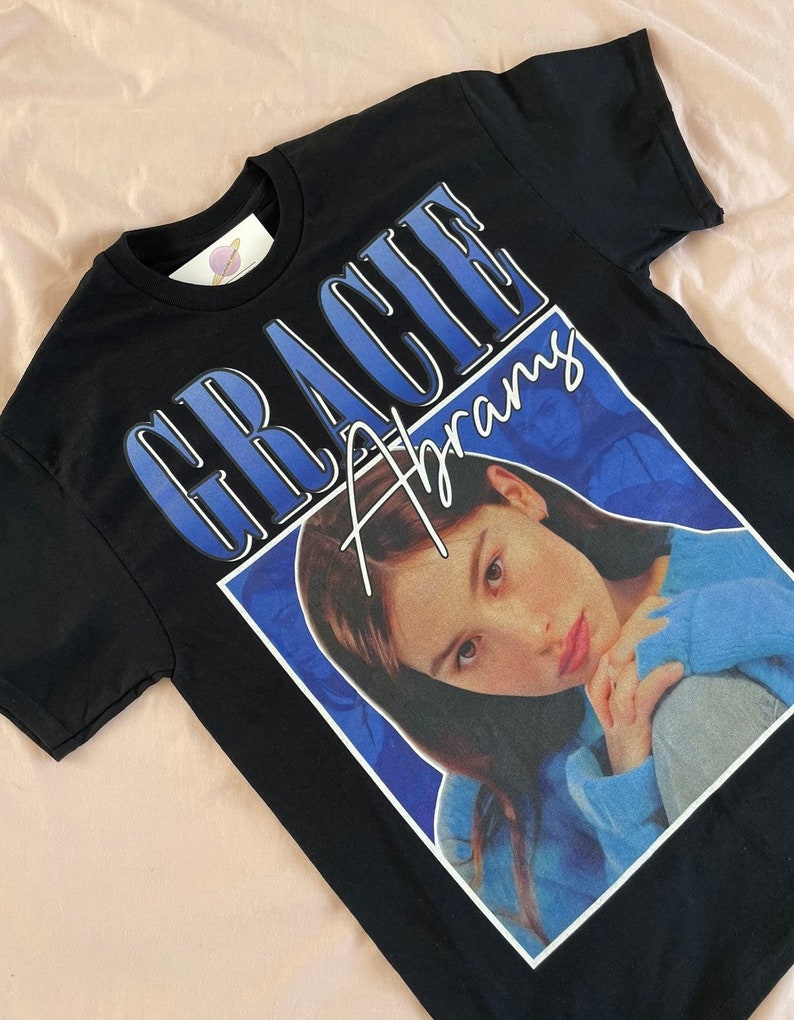 Gracie Abrams 90’s Vintage Tee 