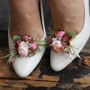 Peach and Burgundy Flower Shoe Clips – Floral Wedding Shoe Accessories – Romantic Bridal Shoe Decorations – Peach Rose Clips with Greenery