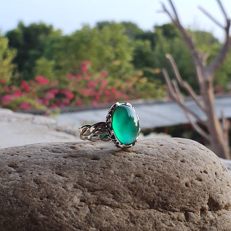 Excellent Quality gem Sterling Silver Green Onyx Ring statement ring Emerald like colour