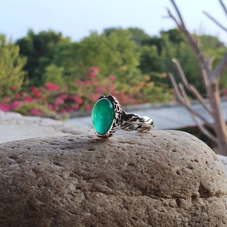 Excellent Quality gem Sterling Silver Green Onyx Ring statement ring Emerald like colour