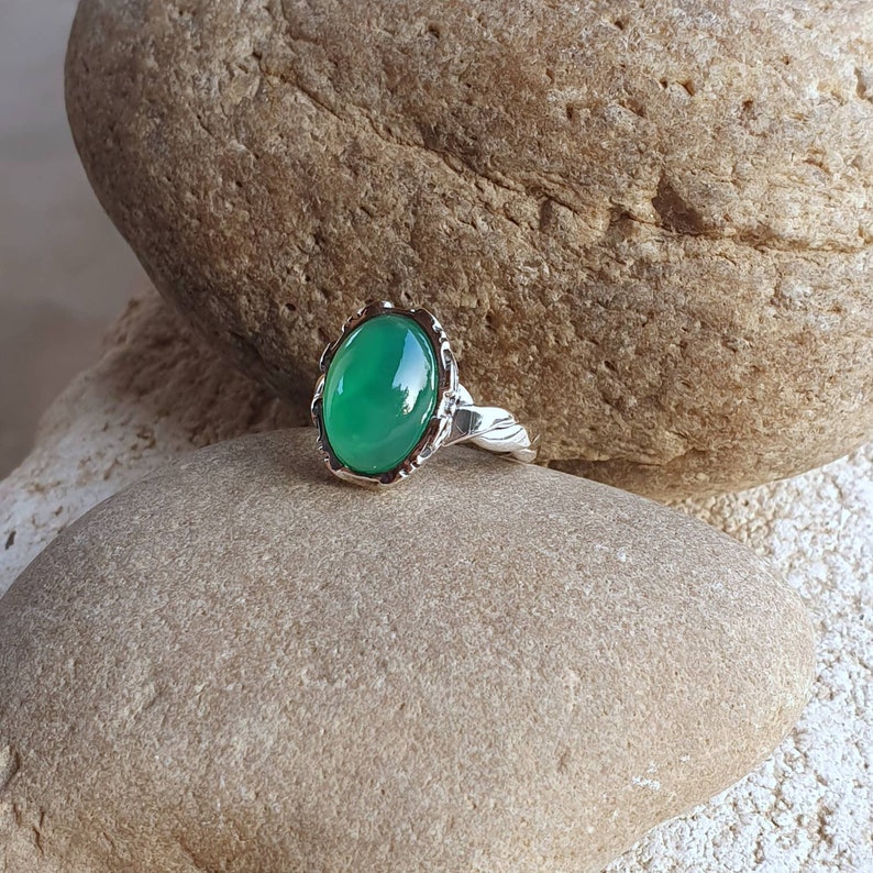 Excellent Quality gem Sterling Silver Green Onyx Ring statement ring Emerald like colour