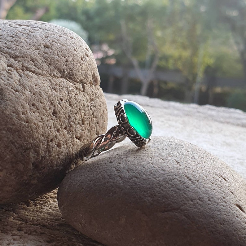 Excellent Quality gem Sterling Silver Green Onyx Ring statement ring Emerald like colour