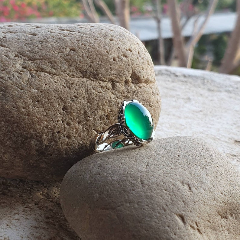 Excellent Quality gem Sterling Silver Green Onyx Ring statement ring Emerald like colour