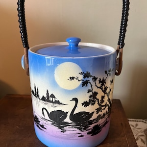 Lancaster & Sons ceramic biscuit barrel