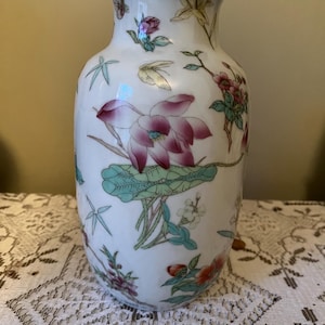 Large Vintage Famille Rose style ceramic Chinese vase