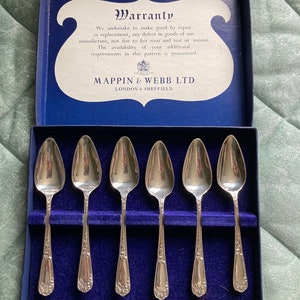 Seis colheres Mappin e Webb, em sua caixa original