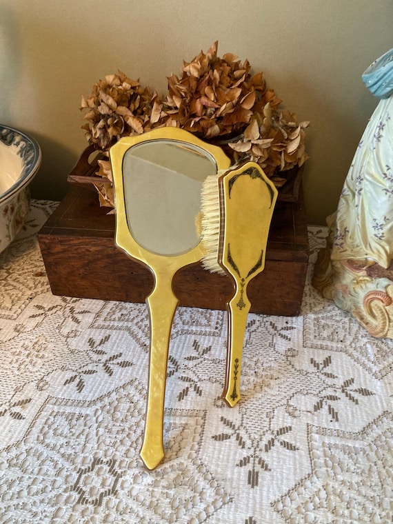 Antique 1920’s 3 PCs Amber Celluloid Art Deco‎ Brush Vanity Set Vintage Pink Swirl & Amber Art Deco Celluloid Dresser Vanity  main image 4