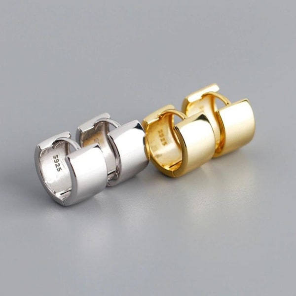Chunky cartilage earrings in 925 sterling silver or 18k gold vermeil • Thick conch piercing • Wide single gold upper lobe cartilage piercing