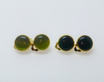 Earclips Cateye Cabochons 12 mm Green Gold