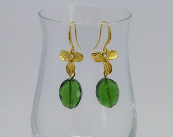 Long Earrings Flowers Gold with Oval Emerald Green