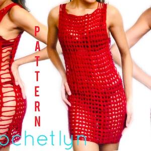 Może przedstawiać: Czerwona sukienka na szydełku z dużym, otwartym wzorem splotu. Sukienka jest bez rękawów i ma okrągły dekolt. Tekst "PATTERN" jest widoczny na zdjęciu.