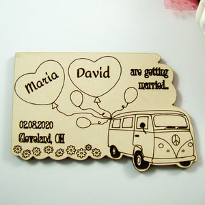 Hippie Van Save The Date Magnet, nowoczesne, niepowtarzalne zaproszenie ślubne, rustykalne, spersonalizowane, grawerowane laserowo, najlepsza cena MDF_M027