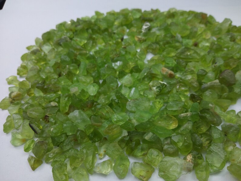 Raw undrilled Apple Green Peridot,Natural Peridot,Raw Peridot,Jewlery making,Pakistan,Beading,Semi Precious,kohistan,Pakistan