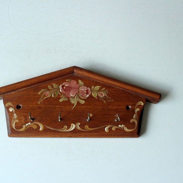 Wooden key bar with 4 metal hooks Towel holder hand-painted rustic painting Vintage mid century old key bar from the 1950