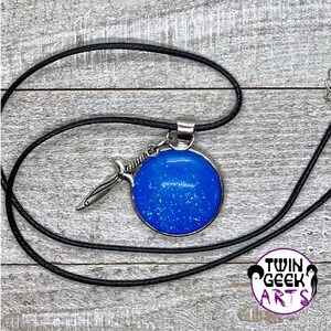 Bilbo’s Blade Paint Pour Necklace (km)