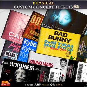 Op de afbeelding: Een verzameling gepersonaliseerde concertkaartjes met ontwerpen voor artiesten als Bad Bunny, Lady Gaga en Bruno Mars. De kaartjes tonen evenementinformatie en levendige kleuren. De tekst "PHYSICAL CUSTOM CONCERT TICKETS" staat bovenaan.