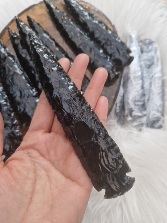 実物 黒曜石の矢じり 水晶 山梨が誇る水晶研磨と宝飾の歴史｜甲州