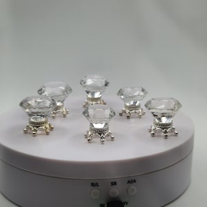 Klare Quarzkristall facettierte Juwel Form Schnitzerei / Bergkristall Diamant