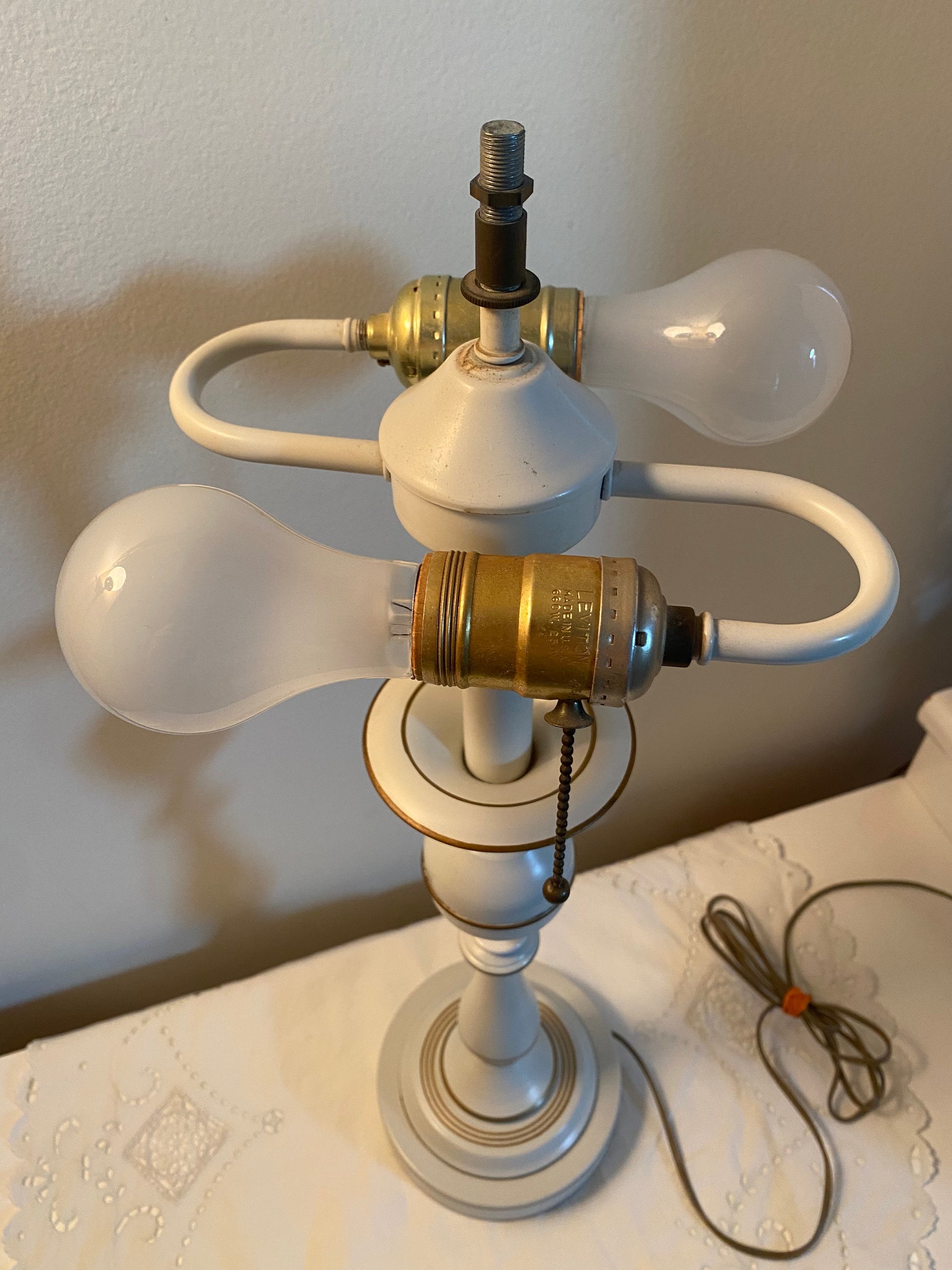 Vintage White & Gold Toleware Lamp Double Bulb Light Chain Etsy