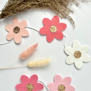 Daisy Felt flower Bunting - Daisy Garland Bunting - Glitter centre -Choose your flags - Kids room decor - Nursery, flower decor, daisy theme