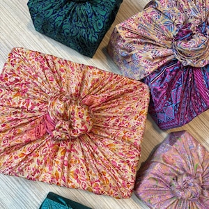 Emballages cadeaux Furoshiki en tissu sari - Emballage cadeau sari, emballage cadeau furoshiki, sari recyclé, emballages cadeaux sari faits main, respectueux de l'environnement