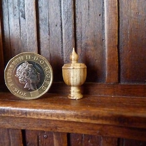 Dollshouse Miniature 12th Scale Urn Turned in Laburnum with Removable Finial Lid. OOAK Miniature