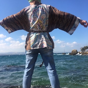 Boho Summer Kimono Cover-Up – Handmade Art Print Short Kimono Jacket, Beach Kaftan Poncho & Resort Wear Wrap Dress for Vacationing