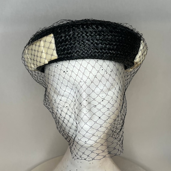 Vintage Black Straw Pillbox Hat with White Velvet… - image 1