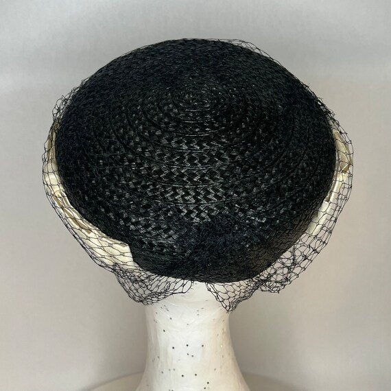 Vintage Black Straw Pillbox Hat with White Velvet… - image 3