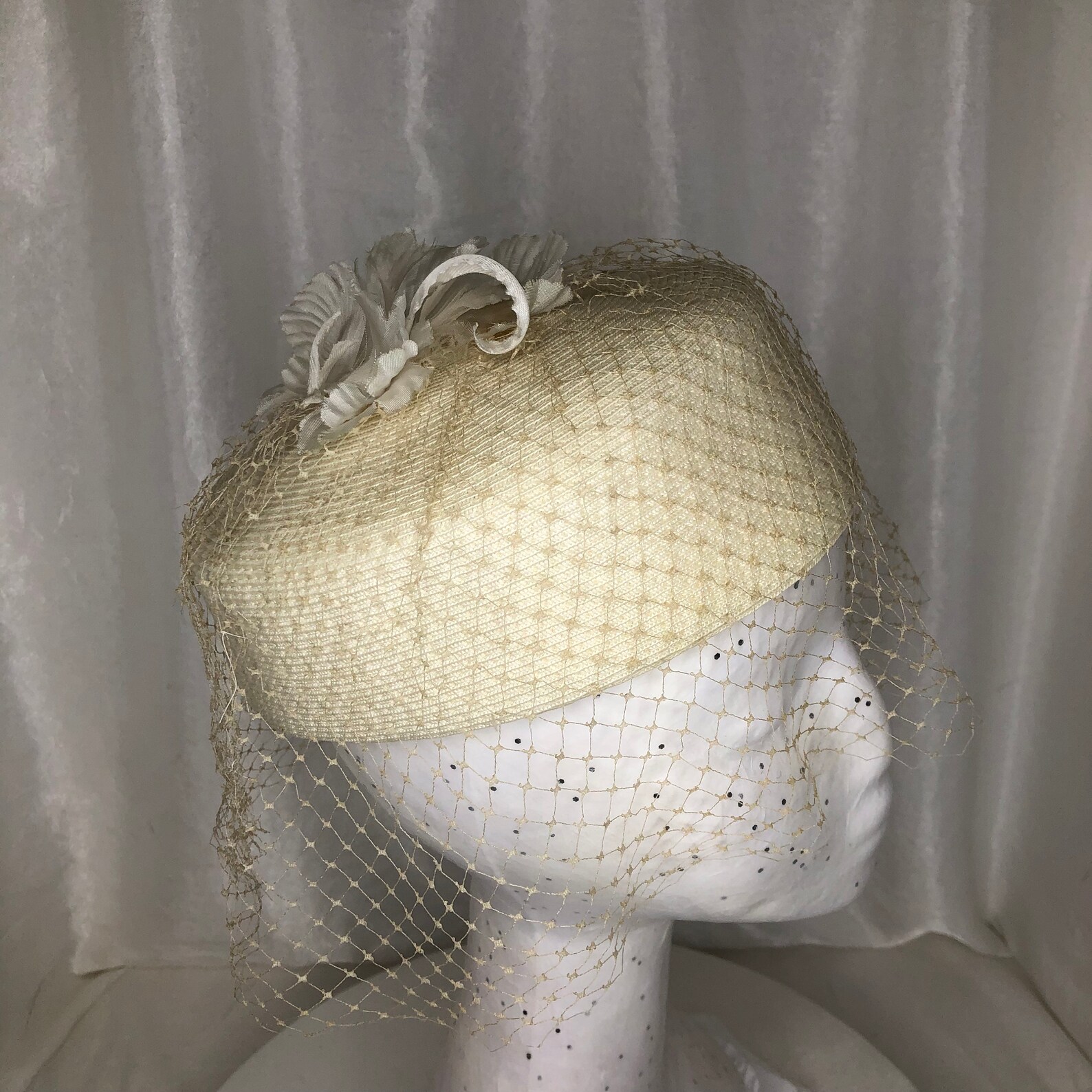 Cream Colored Vintage Pillbox Hat With Veil and Floral Etsy