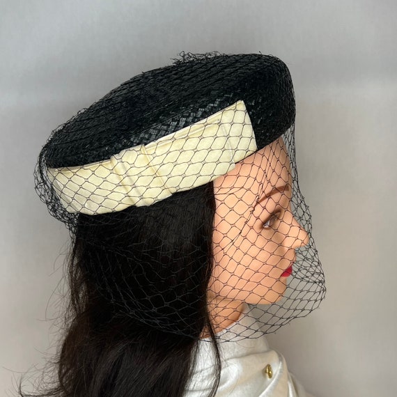Vintage Black Straw Pillbox Hat with White Velvet… - image 6