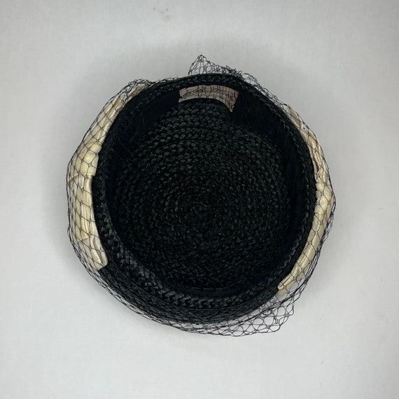 Vintage Black Straw Pillbox Hat with White Velvet… - image 9